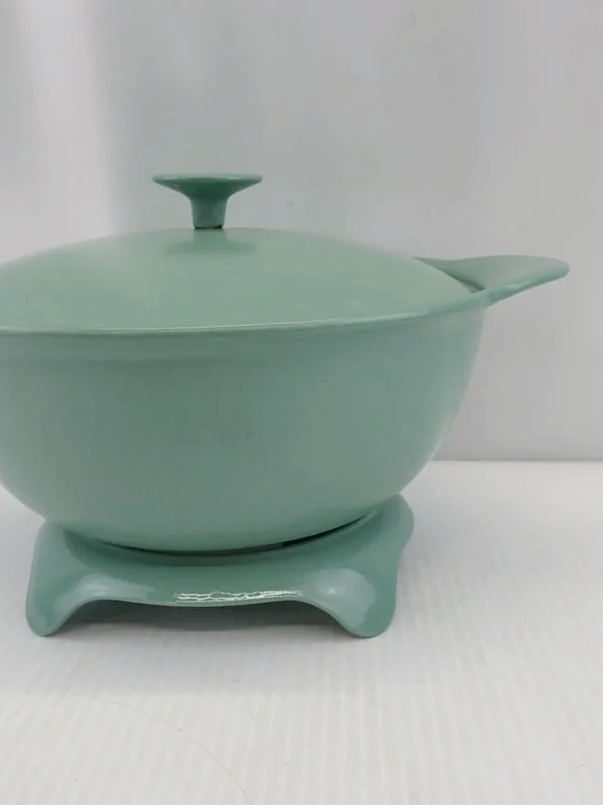 WIN-Online-Shop-Women-In-Need-Community-Cooperative-Resale-Thrift-Store-Jewelry-Gold-Silver-Clothing-Furniture-Antiques-Vintage-Books-Christmas-Victoria-BC-+%2824%29.png