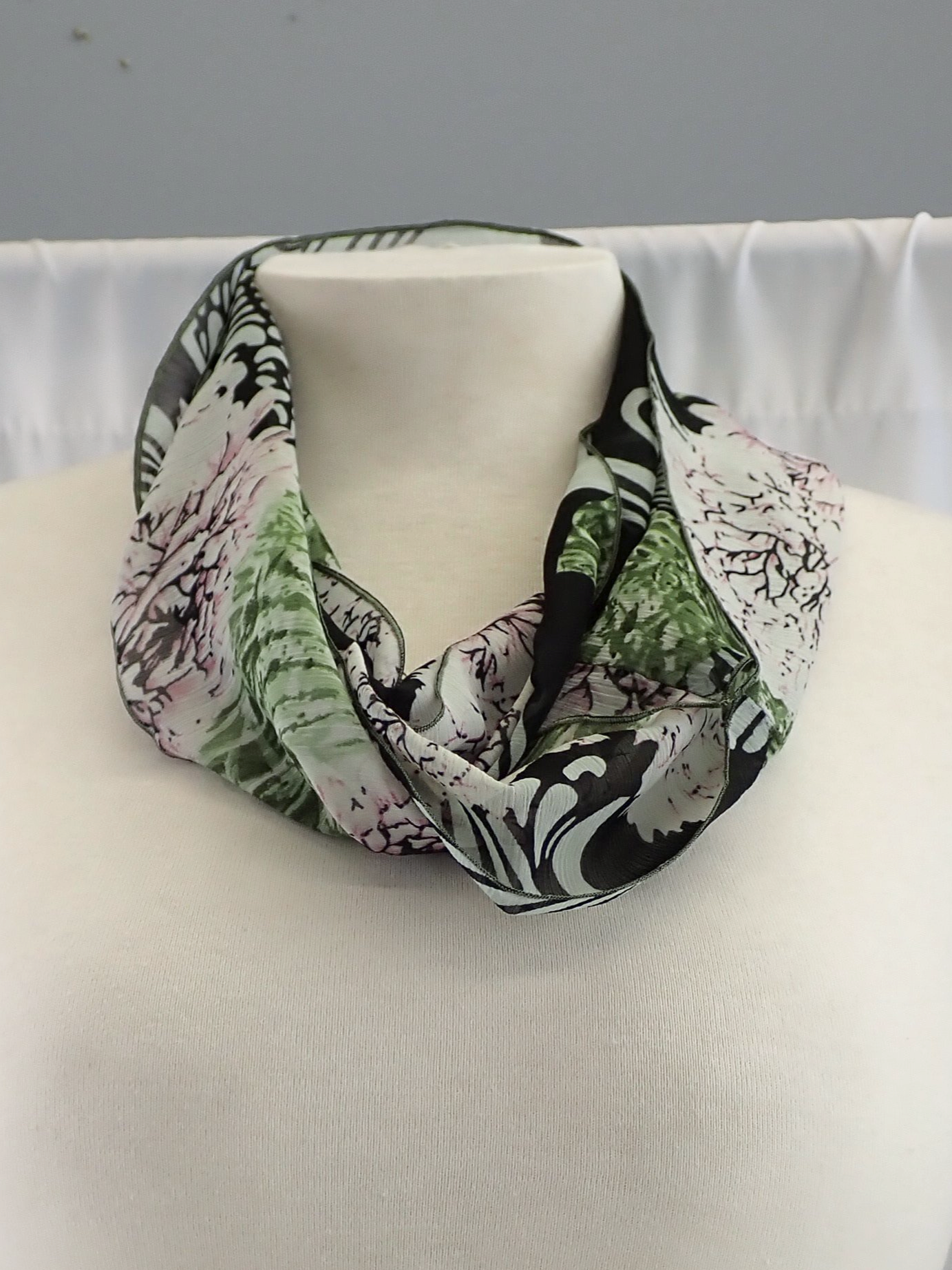WIN+Online+Shop+Women+In+Need+Community+Cooperative+Resale+Thrift+Store+Jewelry+Gold+Silver+Clothing+Shoes+Home+Interior+Decor+Furniture+Antiques+Vintage+Books+Christmas+Victoria+BC+%2855%29.png