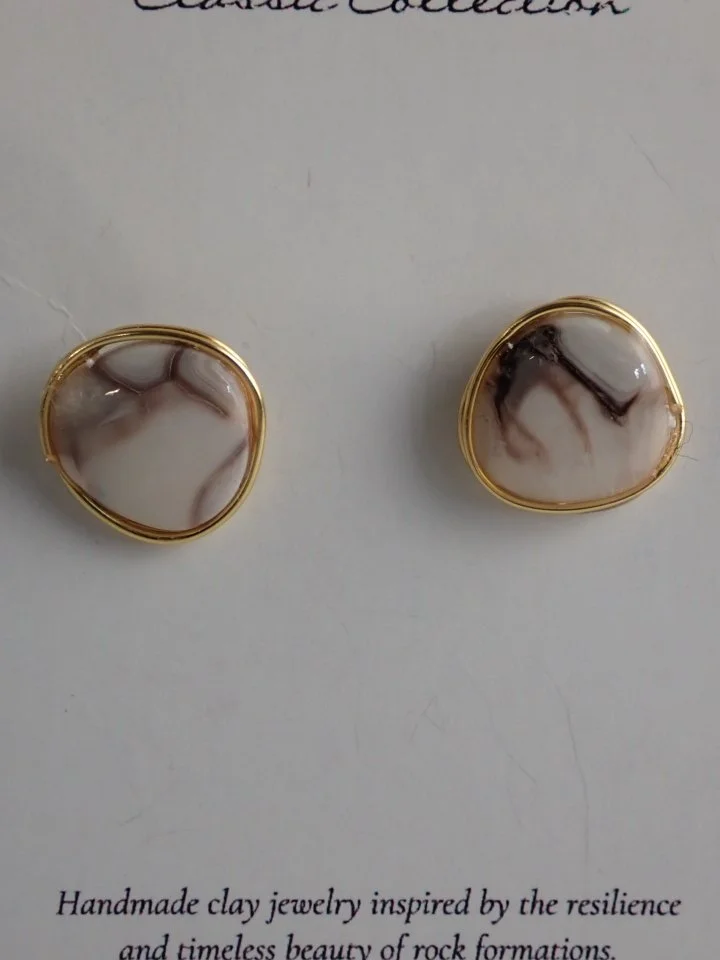 WIN-Online-Shop-Women-In-Need-Community-Cooperative-Resale-Thrift-Store-Jewelry-Gold-Silver-Clothing-Furniture-Antiques-Vintage-Books-Christmas-Victoria-BC- (64).JPG