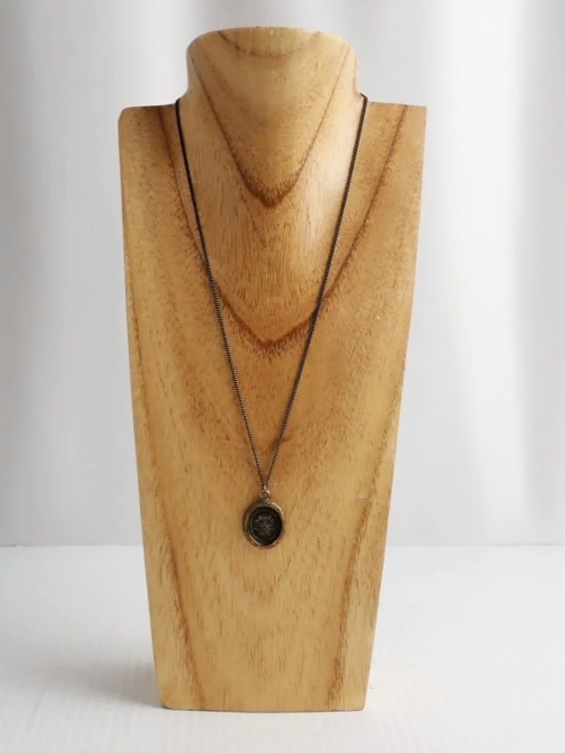 WIN-Online-Shop-Women-In-Need-Community-Cooperative-Resale-Thrift-Store-Jewelry-Gold-Silver-Clothing-Furniture-Antiques-Vintage-Books-Christmas-Victoria-BC-+%2845%29.png