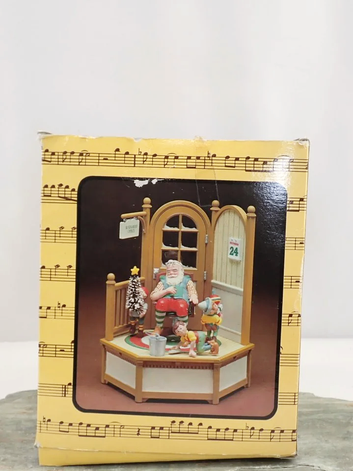 WIN-Online-Shop-Women-In-Need-Community-Cooperative-Resale-Thrift-Store-Jewelry-Gold-Silver-Clothing-Furniture-Antiques-Vintage-Books-Christmas-Victoria-BC-+%281%29.png