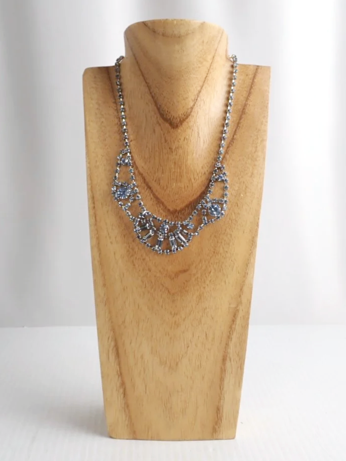 WIN-Online-Shop-Women-In-Need-Community-Cooperative-Resale-Thrift-Store-Jewelry-Gold-Silver-Clothing-Furniture-Antiques-Vintage-Books-Christmas-Victoria-BC-%252B%25252855%252529.png