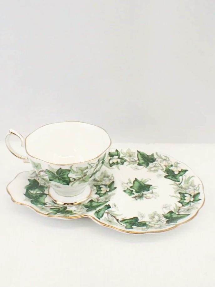 Vintage Royal Albert Ivy Lea England Bone China Tea Set