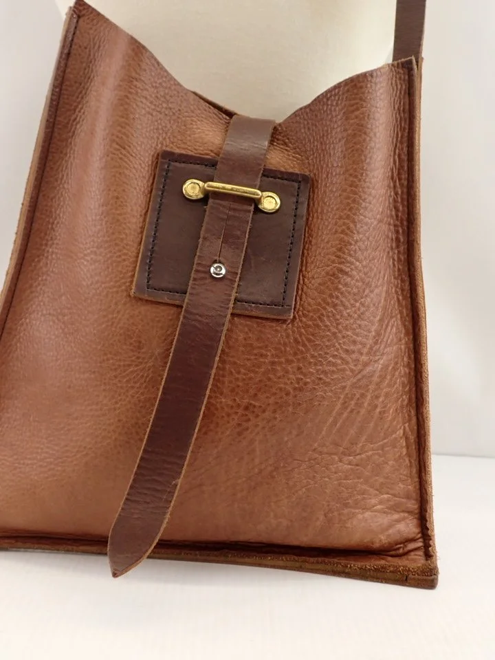 WIN-Online-Shop-Women-In-Need-Community-Cooperative-Resale-Thrift-Store-Jewelry-Gold-Silver-Clothing-Furniture-Antiques-Vintage-Books-Christmas-Victoria-BC- (75).JPG