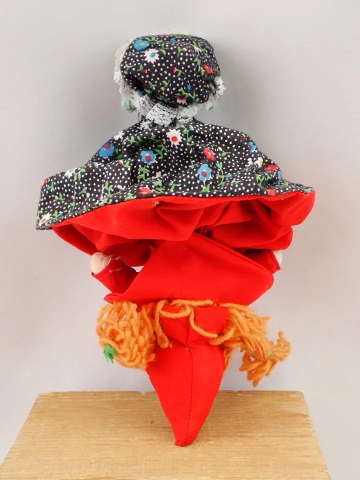 WIN-Online-Shop-Women-In-Need-Community-Cooperative-Resale-Thrift-Store-Jewelry-Gold-Silver-Clothing-Furniture-Antiques-Vintage-Books-Christmas-Victoria-BC- (424).JPG