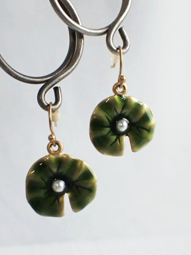 WIN-Online-Shop-Women-In-Need-Community-Cooperative-Resale-Thrift-Store-Jewelry-Gold-Silver-Clothing-Furniture-Antiques-Vintage-Books-Christmas-Victoria-BC-%252B%25252898%252529.png