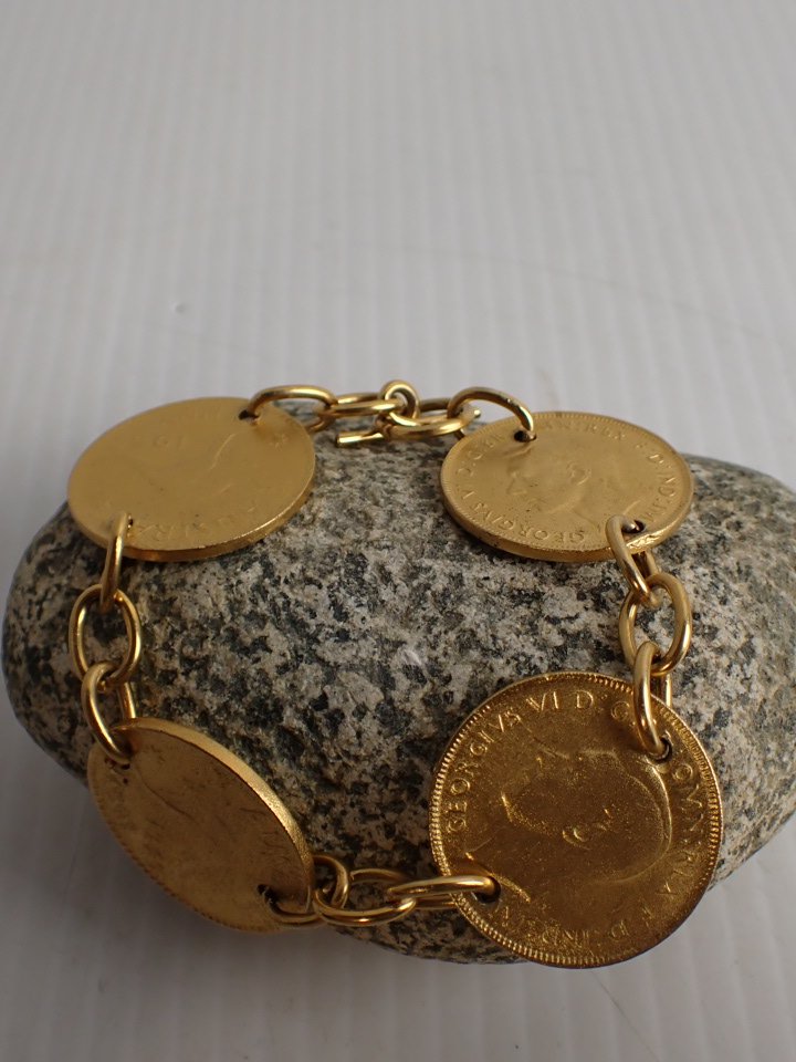 WIN-Online-Shop-Women-In-Need-Community-Cooperative-Resale-Thrift-Store-Jewelry-Gold-Silver-Clothing-Furniture-Antiques-Vintage-Books-Christmas-Victoria-BC- (159).JPG