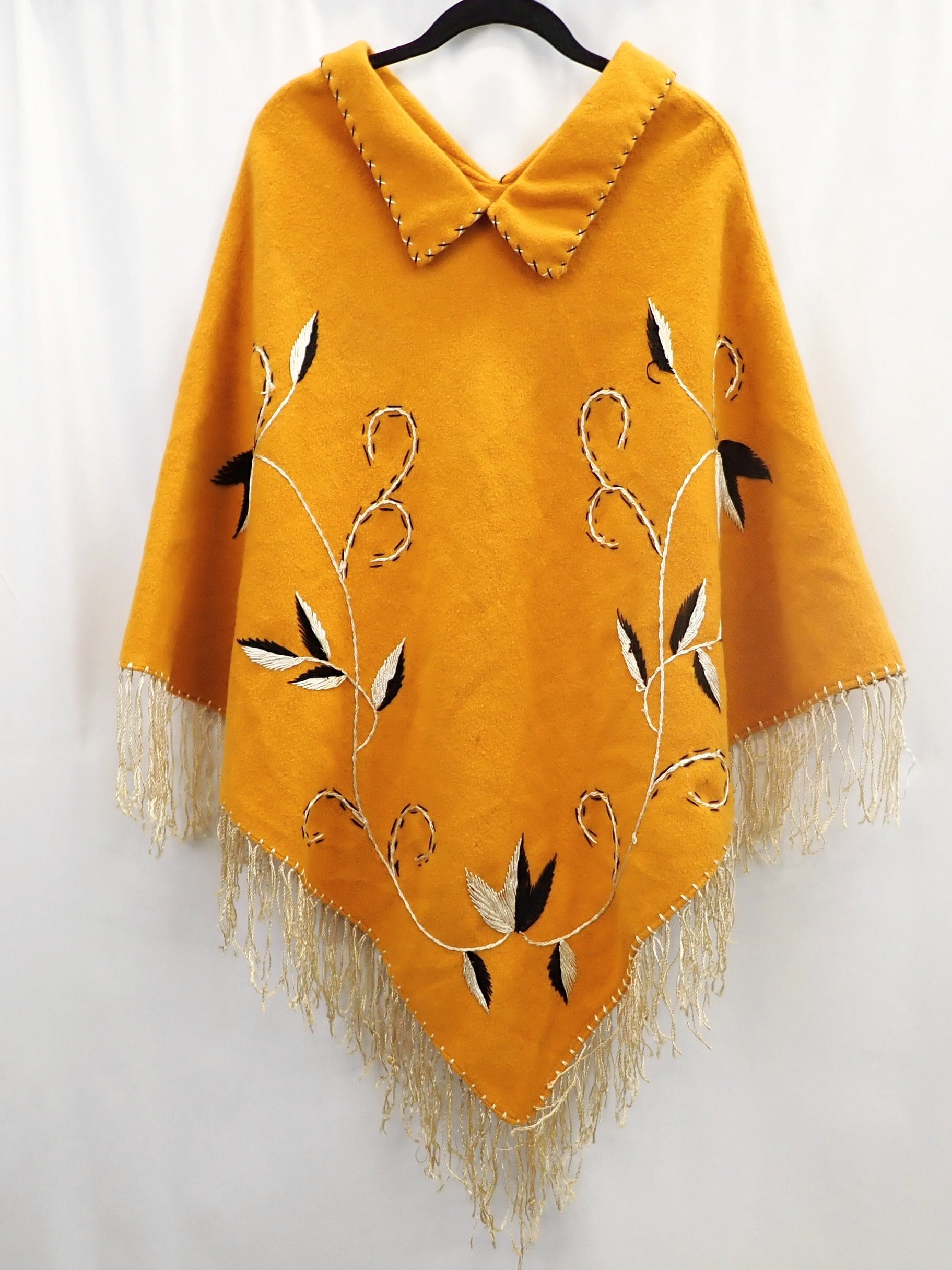 WIN+Online+Shop+Women+In+Need+Community+Cooperative+Resale+Thrift+Store+Jewelry+Gold+Silver+Clothing+Shoes+Home+Interior+Decor+Furniture+Antiques+Vintage+Books+Christmas+Victoria+BC+%2839%29.jpg