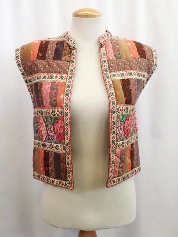 WIN-Online-Shop-Women-In-Need-Community-Cooperative-Resale-Thrift-Store-Jewelry-Gold-Silver-Clothing-Furniture-Antiques-Vintage-Books-Christmas-Victoria-BC-+%2851%29.png