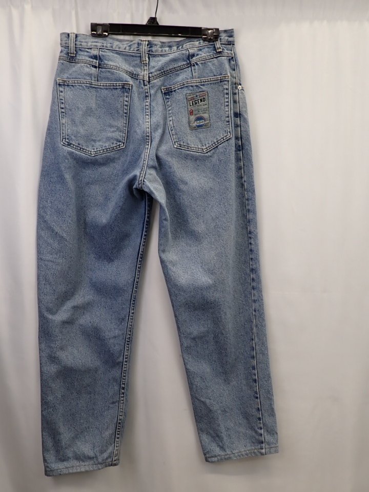 WIN-Online-Shop-Women-In-Need-Community-Cooperative-Resale-Thrift-Store-Jewelry-Gold-Silver-Clothing-Furniture-Antiques-Vintage-Books-Christmas-Victoria-BC- (97).JPG