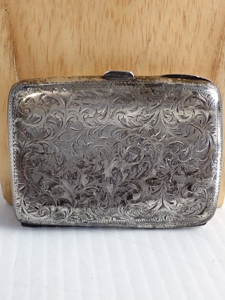 WIN-Online-Shop-Women-In-Need-Community-Cooperative-Resale-Thrift-Store-Jewelry-Gold-Silver-Clothing-Furniture-Antiques-Vintage-Books-Christmas-Victoria-BC-+%2836%29.png