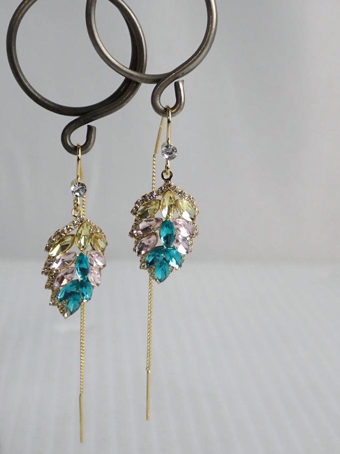 WIN+Online+Shop+Women+In+Need+Community+Cooperative+Resale+Thrift+Store+Jewelry+Gold+Silver+Clothing+Shoes+Home+Interior+Decor+Furniture+Antiques+Vintage+Books+Christmas+Victoria+BC+%28110%29.png