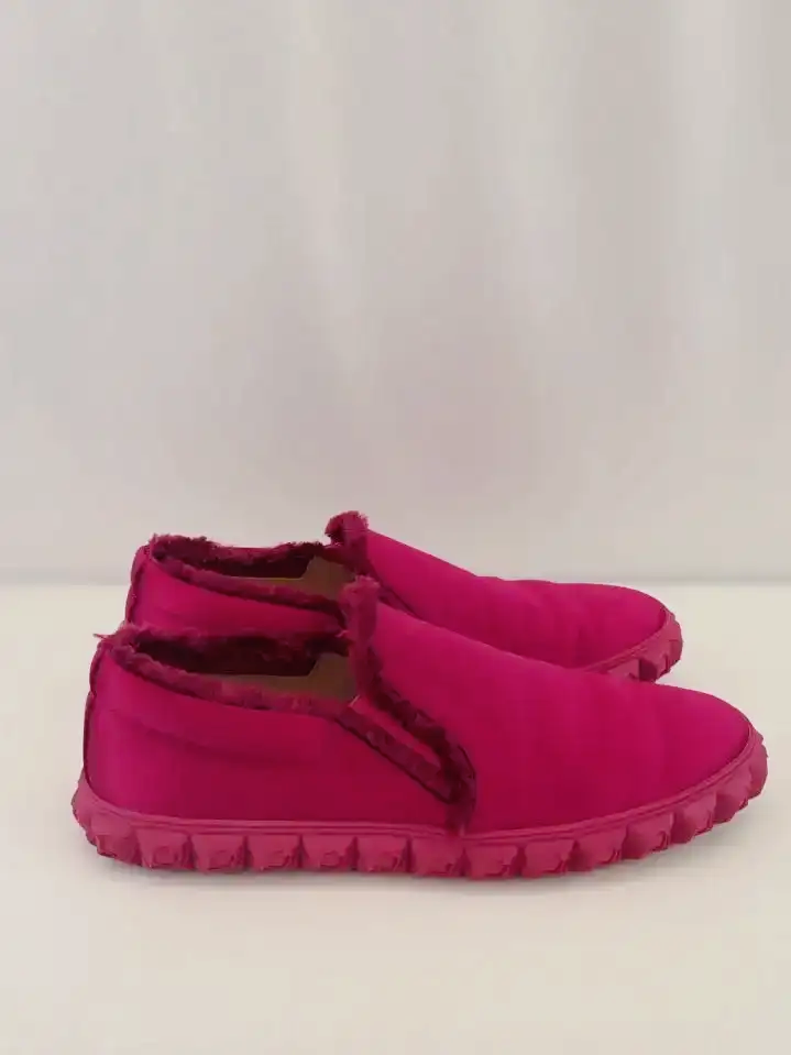 Stuart Weitzman Satin Majenta Fringebelle Rose Studded Loafers (39)