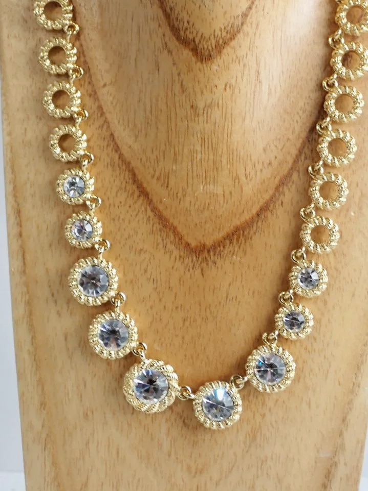 WIN-Online-Shop-Women-In-Need-Community-Cooperative-Resale-Thrift-Store-Jewelry-Gold-Silver-Clothing-Furniture-Antiques-Vintage-Books-Christmas-Victoria-BC-+%284%29.png