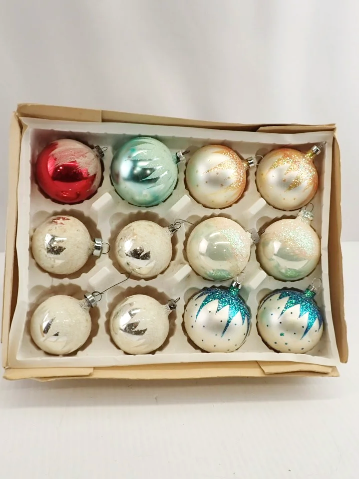 WIN-Online-Shop-Women-In-Need-Community-Cooperative-Resale-Thrift-Store-Jewelry-Gold-Silver-Clothing-Furniture-Antiques-Vintage-Books-Christmas-Victoria-BC-+%2887%29.png