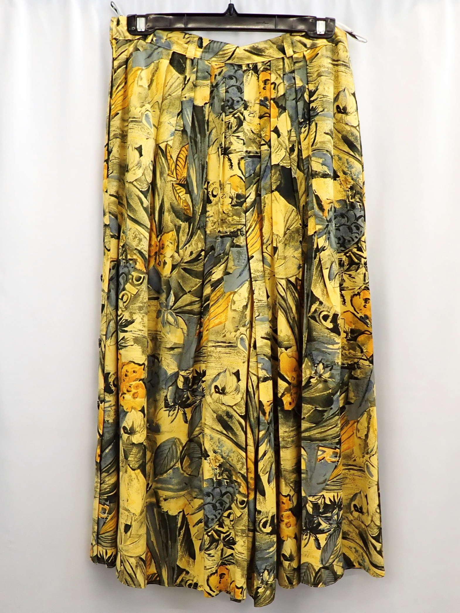 WIN+Online+Shop+Women+In+Need+Community+Cooperative+Resale+Thrift+Store+Jewelry+Gold+Silver+Clothing+Shoes+Home+Interior+Decor+Furniture+Antiques+Vintage+Books+Christmas+Victoria+BC+%2866%29.png
