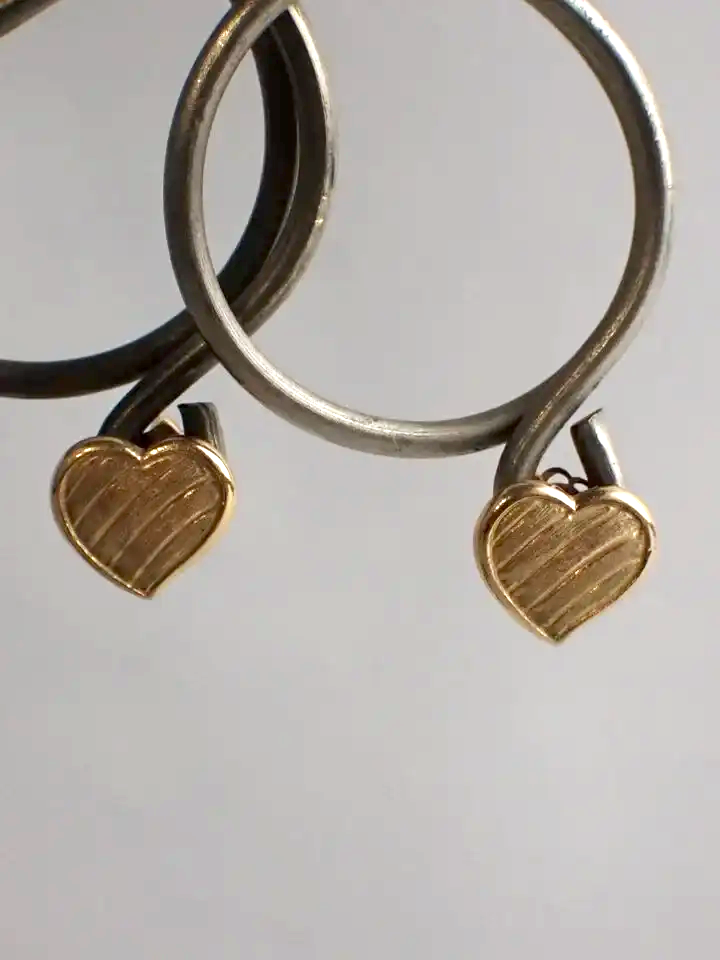 10K Gold Vintage Textured Heart Stud Earrings