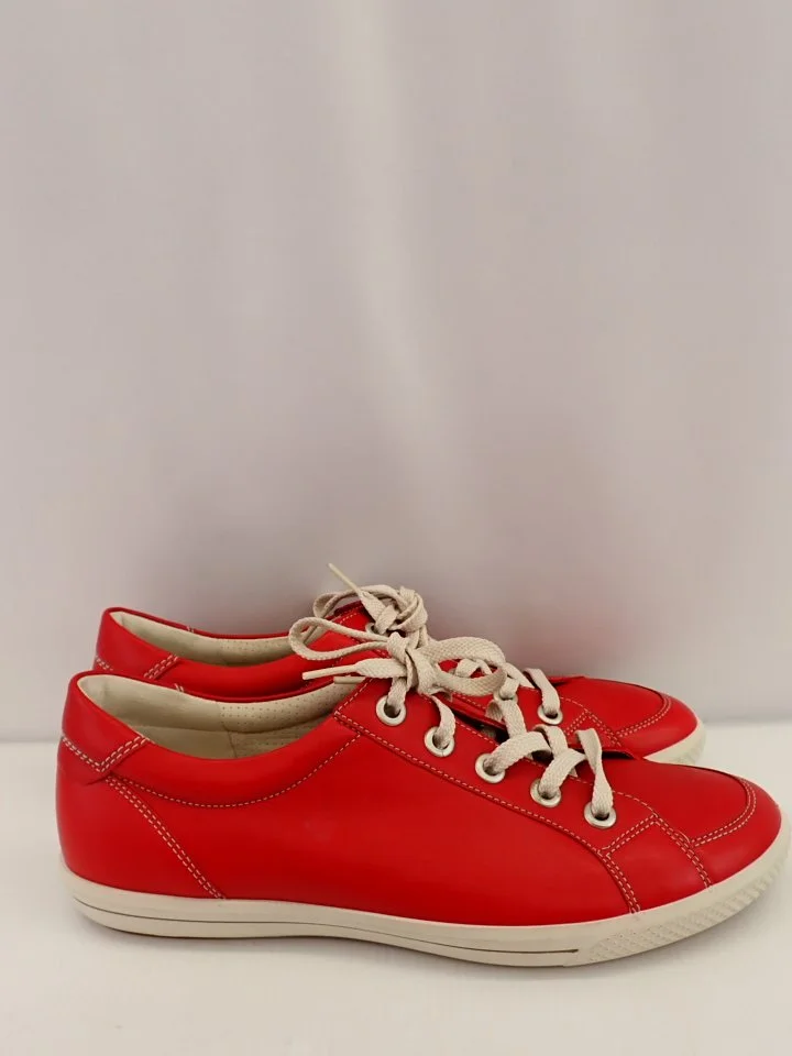 Ecco Leather Cherry Red Lace-up Sneakers (41)