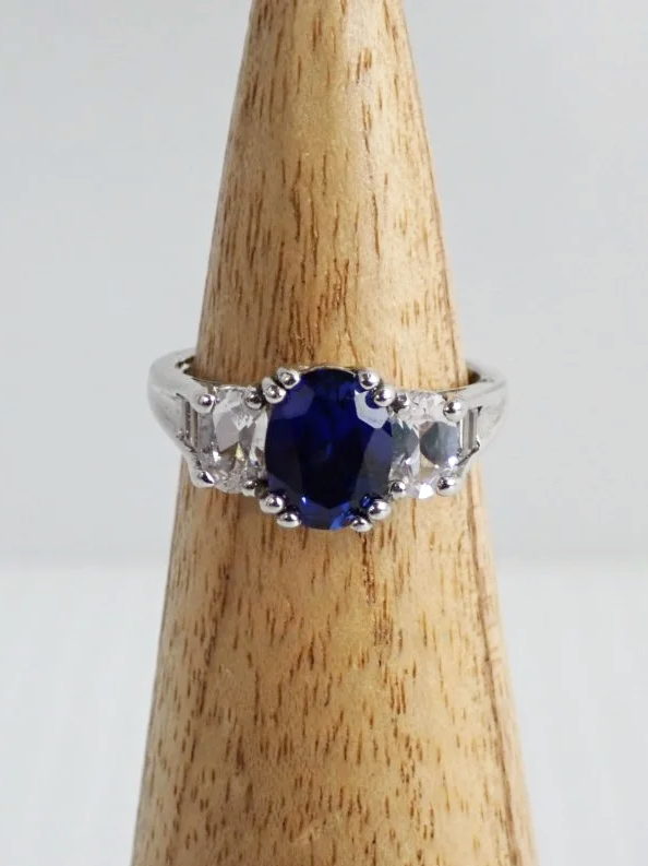 WIN-Online-Shop-Women-In-Need-Community-Cooperative-Resale-Thrift-Store-Jewelry-Gold-Silver-Clothing-Furniture-Antiques-Vintage-Books-Christmas-Victoria-BC-+%28161%29.png