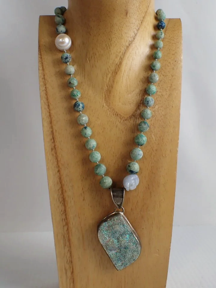 WIN-Online-Shop-Women-In-Need-Community-Cooperative-Resale-Thrift-Store-Jewelry-Gold-Silver-Clothing-Furniture-Antiques-Vintage-Books-Christmas-Victoria-BC-+%28190%29.png