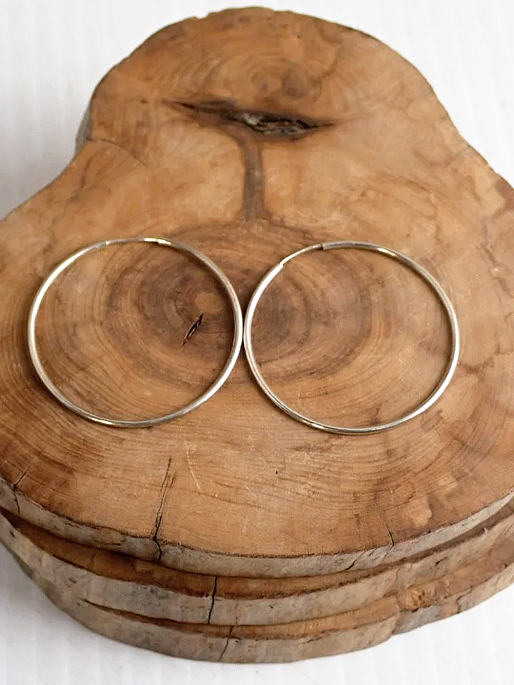 WIN-Online-Shop-Women-In-Need-Community-Cooperative-Resale-Thrift-Store-Jewelry-Gold-Silver-Clothing-Furniture-Antiques-Vintage-Books-Christmas-Victoria-BC-+%28226%29.png