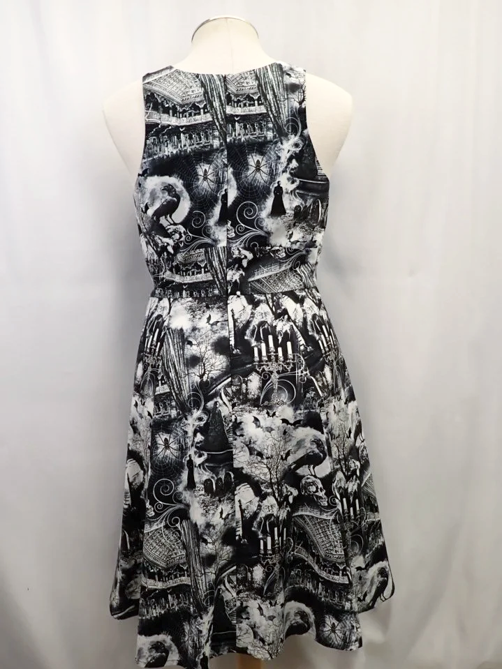WIN-Online-Shop-Women-In-Need-Community-Cooperative-Resale-Thrift-Store-Jewelry-Gold-Silver-Clothing-Furniture-Antiques-Vintage-Books-Christmas-Victoria-BC-+%2836%29.png
