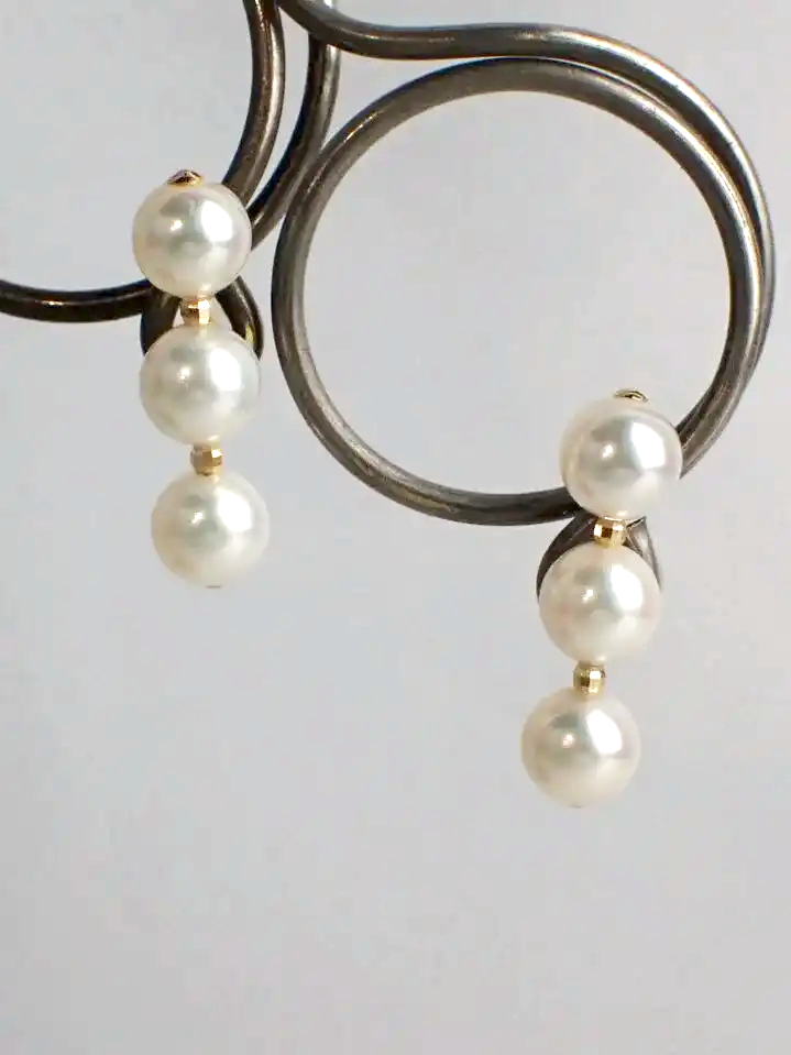 18K Yellow Gold Akoya Style Pearl Earrings