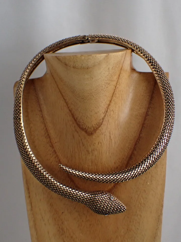 SHOP (12).JPG