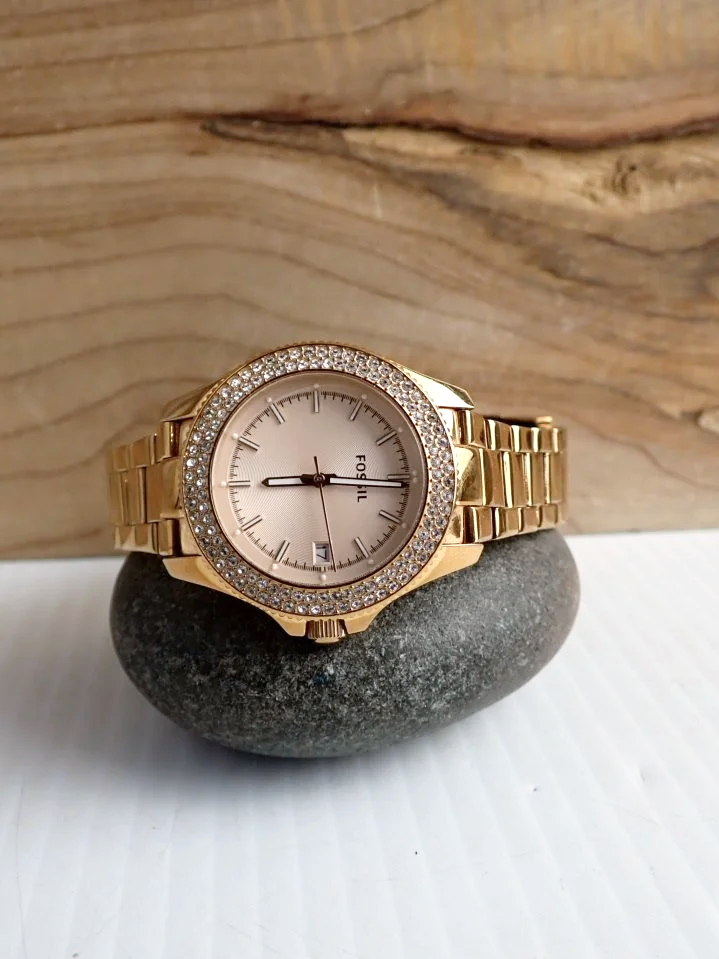 WIN-Online-Shop-Women-In-Need-Community-Cooperative-Resale-Thrift-Store-Jewelry-Gold-Silver-Clothing-Furniture-Antiques-Vintage-Books-Christmas-Victoria-BC-+%2863%29.png