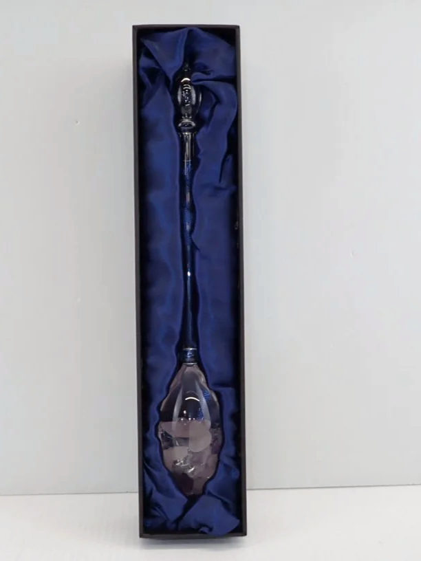 WIN-Online-Shop-Women-In-Need-Community-Cooperative-Resale-Thrift-Store-Jewelry-Gold-Silver-Clothing-Furniture-Antiques-Vintage-Books-Christmas-Victoria-BC-+%2849%29.png