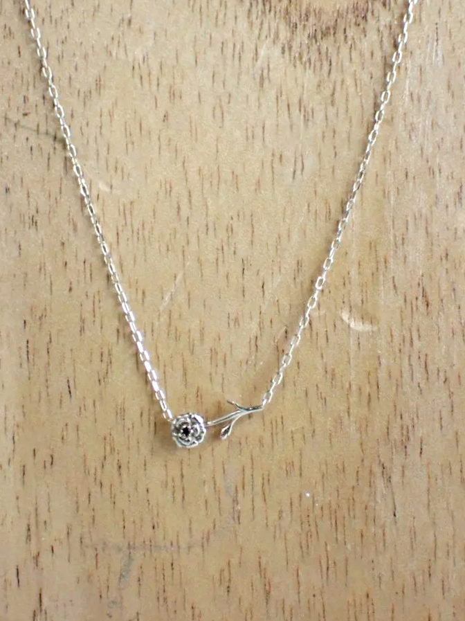 9K Gold Delicate Links With Rose Detail Necklace