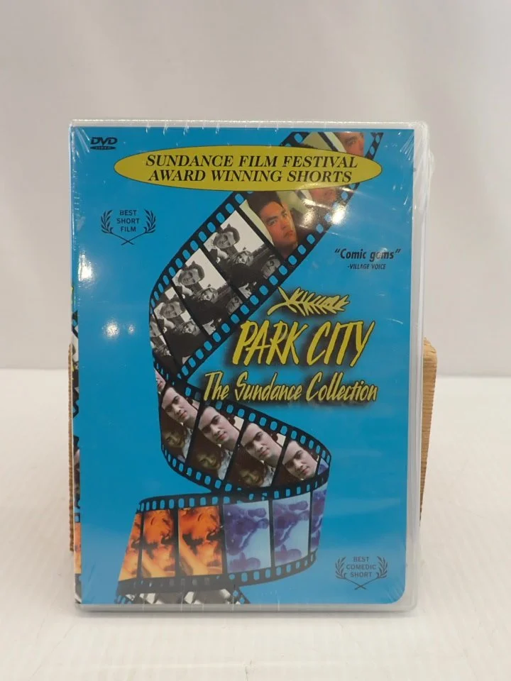 WIN-Online-Shop-Women-In-Need-Community-Cooperative-Resale-Thrift-Store-Jewelry-Gold-Silver-Clothing-Furniture-Antiques-Vintage-Books-Christmas-Victoria-BC- (129).JPG