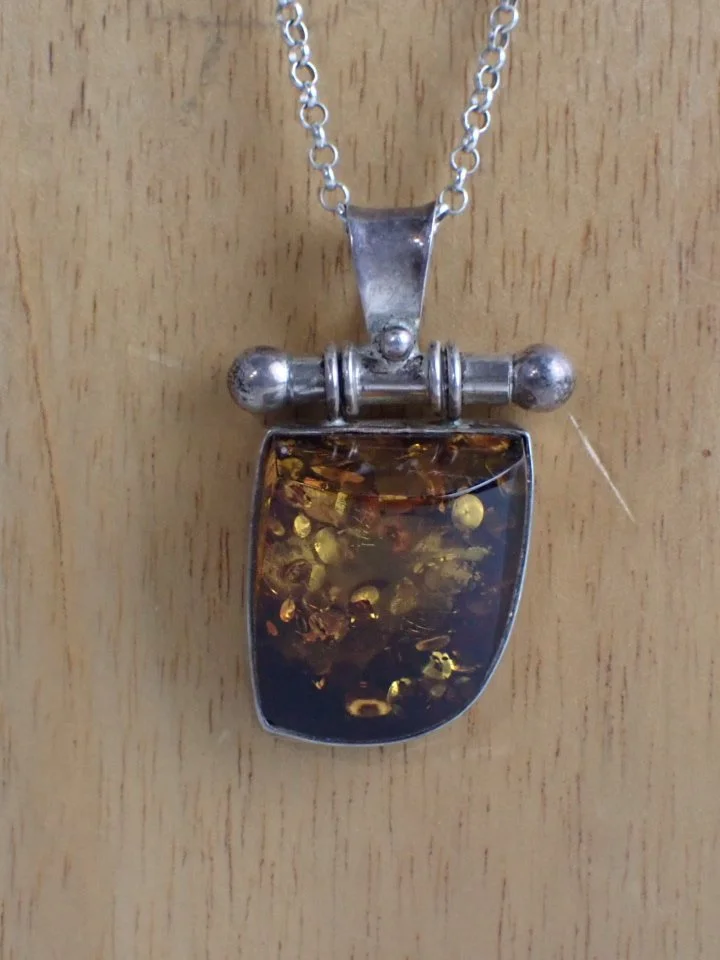 925 Silver Baltic Amber Style Pendant and Chain