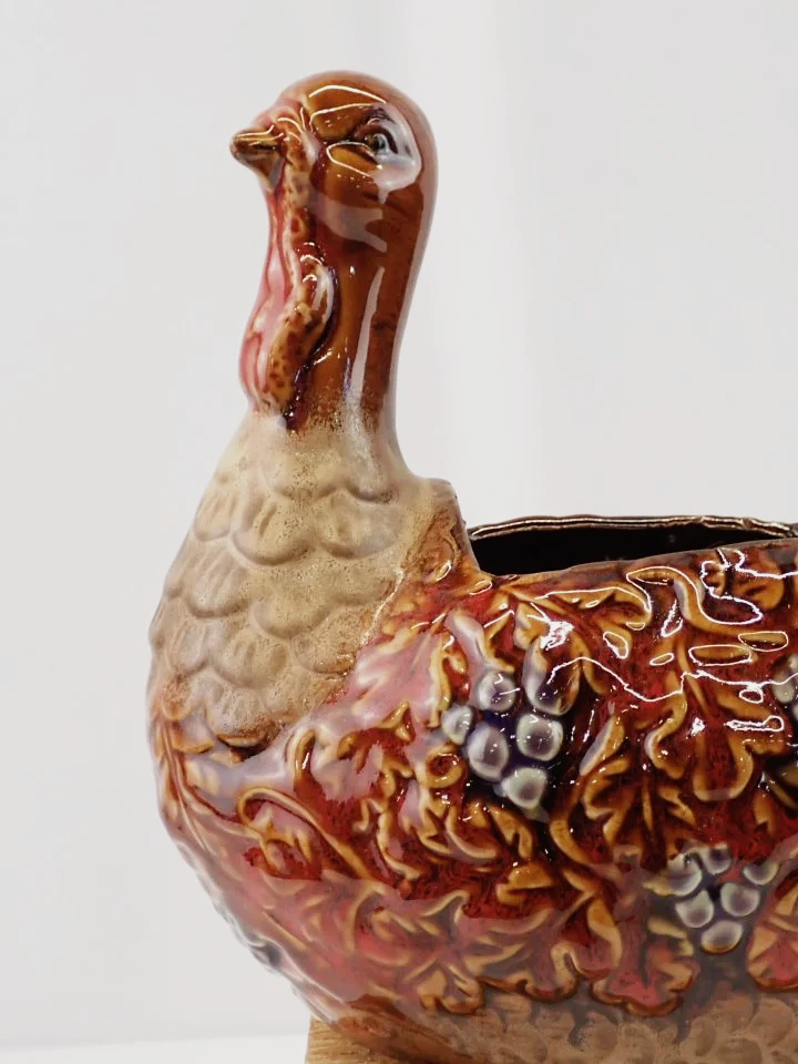 WIN-Online-Shop-Women-In-Need-Community-Cooperative-Resale-Thrift-Store-Jewelry-Gold-Silver-Clothing-Furniture-Antiques-Vintage-Books-Christmas-Victoria-BC-%25252B%2525252820%25252529.png