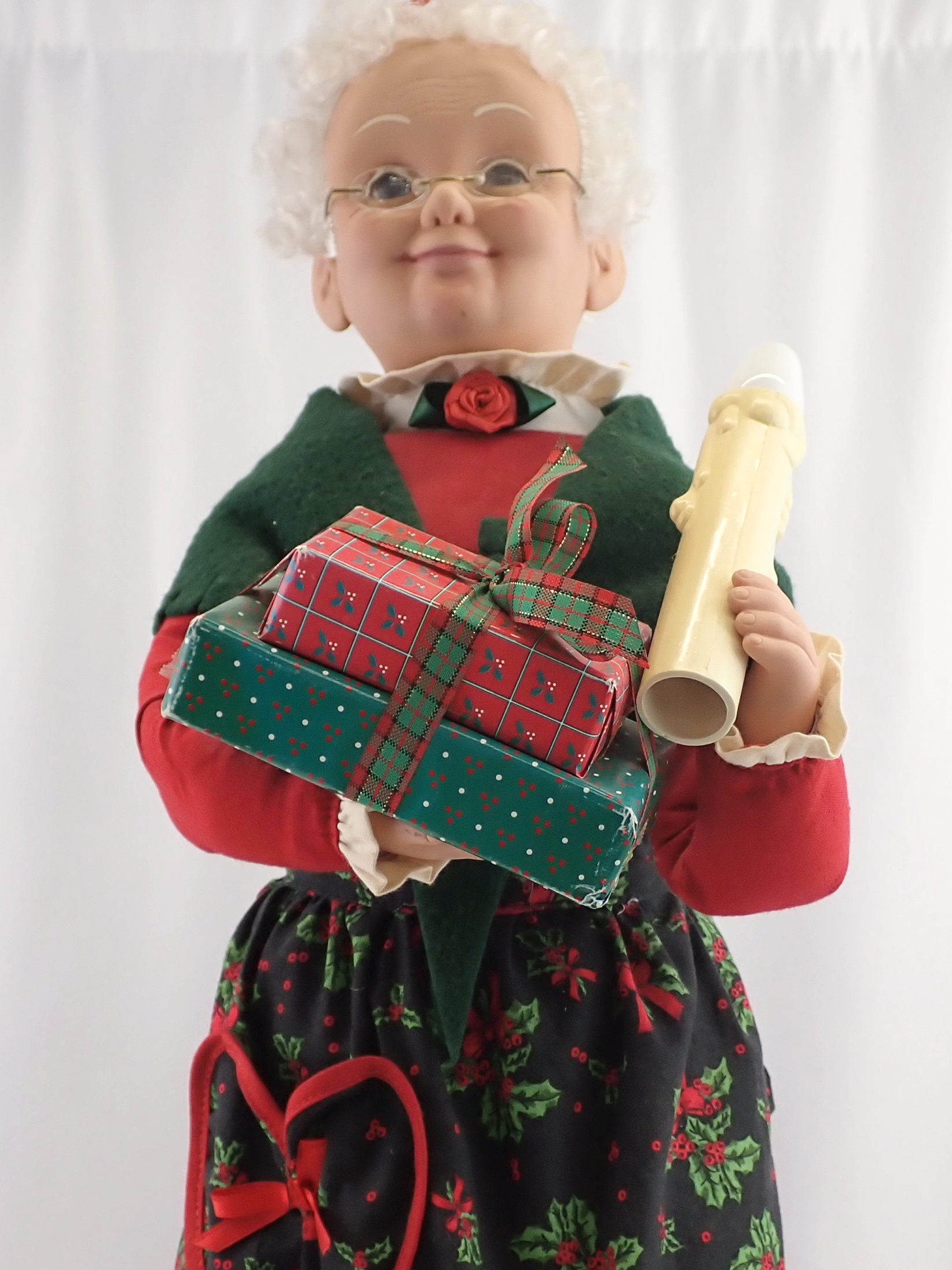 WIN+Online+Shop+Women+In+Need+Community+Cooperative+Resale+Thrift+Store+Jewelry+Gold+Silver+Clothing+Shoes+Home+Interior+Decor+Furniture+Antiques+Vintage+Books+Christmas+Victoria+BC+%28192%29.png