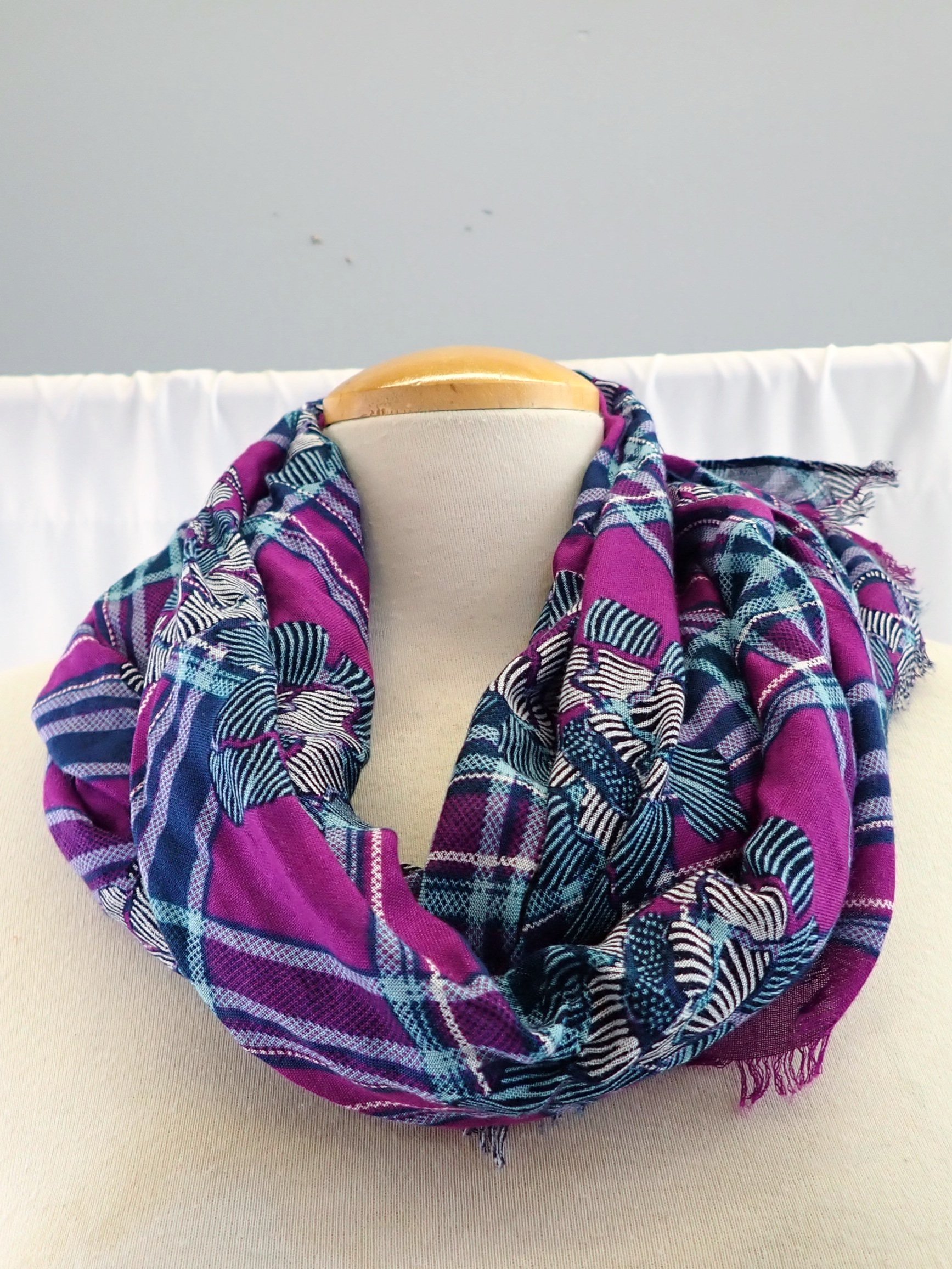 WIN+Online+Shop+Women+In+Need+Community+Cooperative+Resale+Thrift+Store+Jewelry+Gold+Silver+Clothing+Shoes+Home+Interior+Decor+Furniture+Antiques+Vintage+Books+Christmas+Victoria+BC+%2860%29.jpg