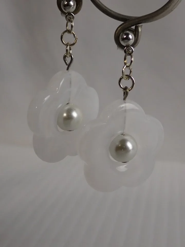 Yuringo Crafts Vancouver Daisy Drop Earrings