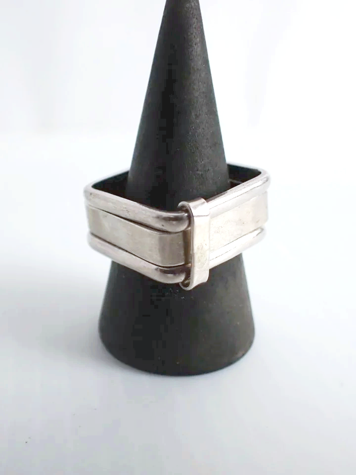 925 Silver Geometric Square Bar Ring (7.5)