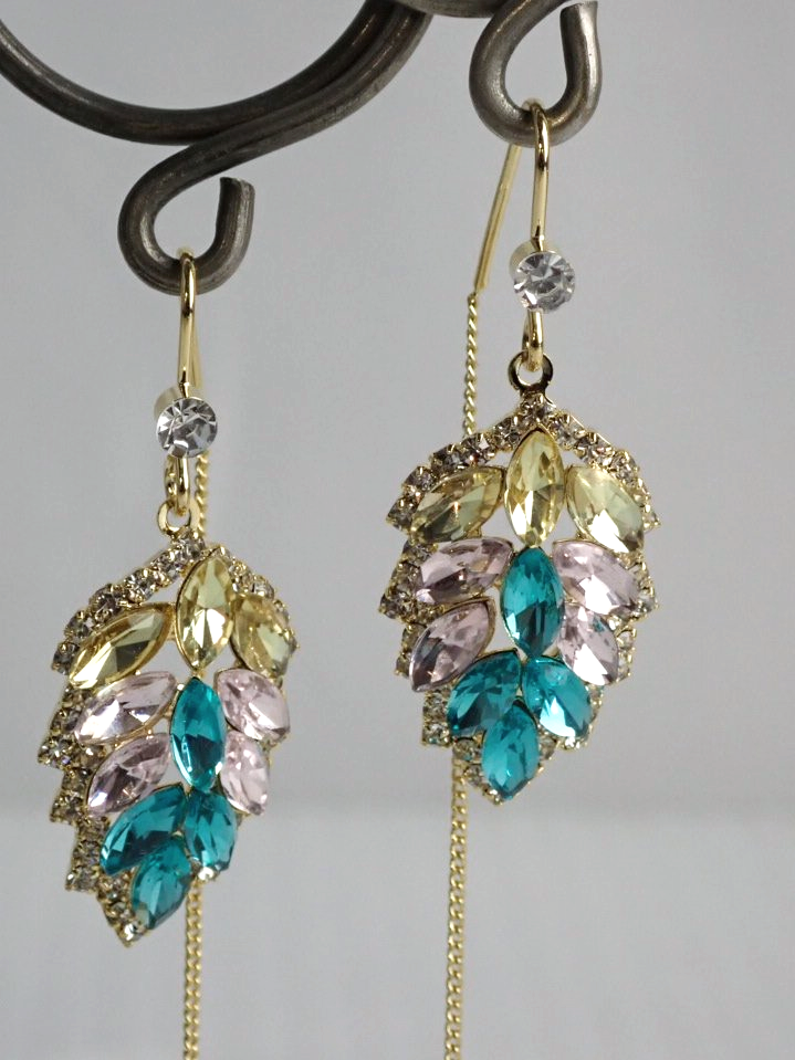 WIN+Online+Shop+Women+In+Need+Community+Cooperative+Resale+Thrift+Store+Jewelry+Gold+Silver+Clothing+Shoes+Home+Interior+Decor+Furniture+Antiques+Vintage+Books+Christmas+Victoria+BC+%28112%29.png
