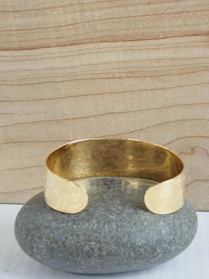 WIN-Online-Shop-Women-In-Need-Community-Cooperative-Resale-Thrift-Store-Jewelry-Gold-Silver-Clothing-Furniture-Antiques-Vintage-Books-Christmas-Victoria-BC-+%28145%29.png