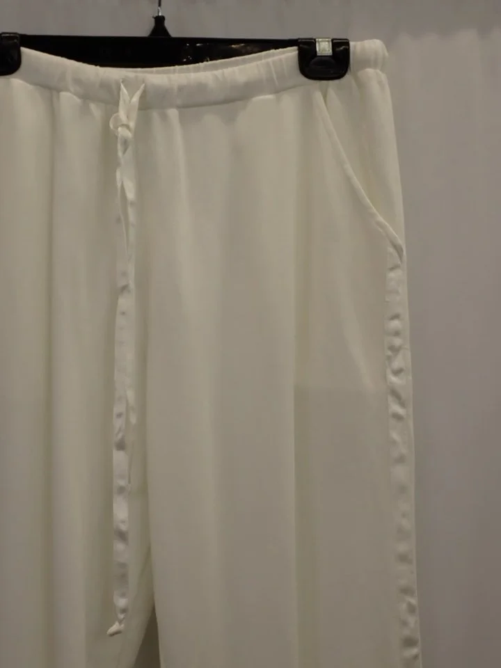 WIN-Online-Shop-Women-In-Need-Community-Cooperative-Resale-Thrift-Store-Jewelry-Gold-Silver-Clothing-Furniture-Antiques-Vintage-Books-Christmas-Victoria-BC- (105).JPG