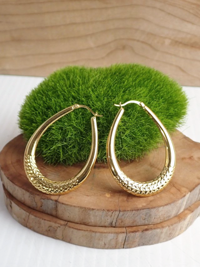 WIN+Online+Shop+Women+In+Need+Community+Cooperative+Resale+Thrift+Store+Jewelry+Gold+Silver+Clothing+Shoes+Home+Interior+Decor+Furniture+Antiques+Vintage+Books+Christmas+Victoria+BC+%28122%29.png