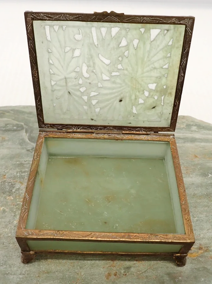 WIN-Online-Shop-Women-In-Need-Community-Cooperative-Resale-Thrift-Store-Jewelry-Gold-Silver-Clothing-Furniture-Antiques-Vintage-Books-Christmas-Victoria-BC-+%2816%29.png