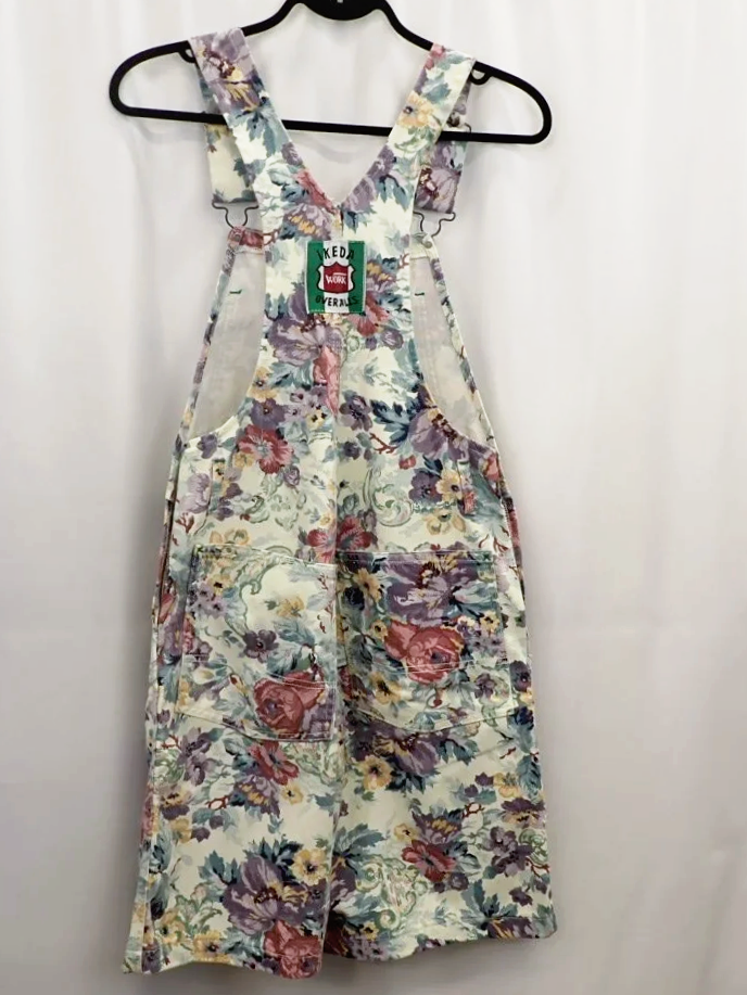 WIN-Online-Shop-Women-In-Need-Community-Cooperative-Resale-Thrift-Store-Jewelry-Gold-Silver-Clothing-Furniture-Antiques-Vintage-Books-Christmas-Victoria-BC-%2B%2528164%2529.png
