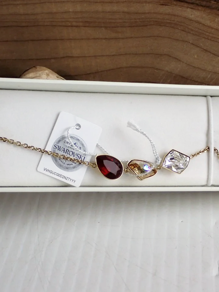 WIN-Online-Shop-Women-In-Need-Community-Cooperative-Resale-Thrift-Store-Jewelry-Gold-Silver-Clothing-Furniture-Antiques-Vintage-Books-Christmas-Victoria-BC-+%2814%29.png