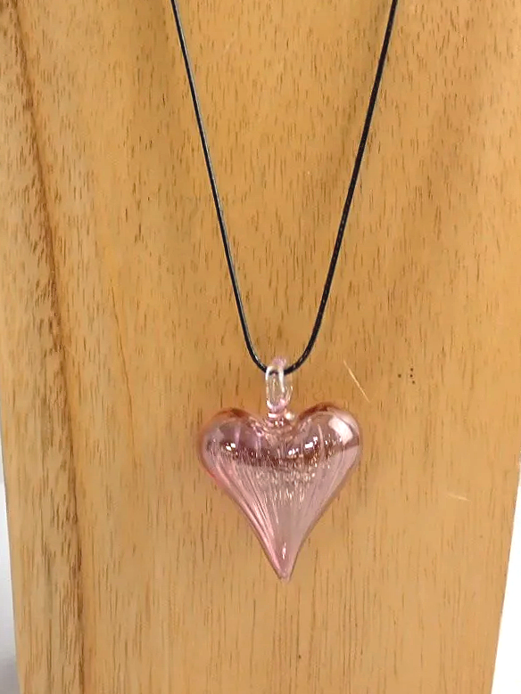 WIN-Online-Shop-Women-In-Need-Community-Cooperative-Resale-Thrift-Store-Jewelry-Gold-Silver-Clothing-Furniture-Antiques-Vintage-Books-Christmas-Victoria-BC-+%2818%29.png