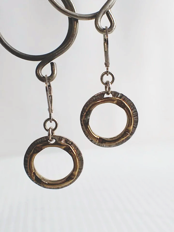 WIN-Online-Shop-Women-In-Need-Community-Cooperative-Resale-Thrift-Store-Jewelry-Gold-Silver-Clothing-Furniture-Antiques-Vintage-Books-Christmas-Victoria-BC-%25252B%25252528126%25252529.png
