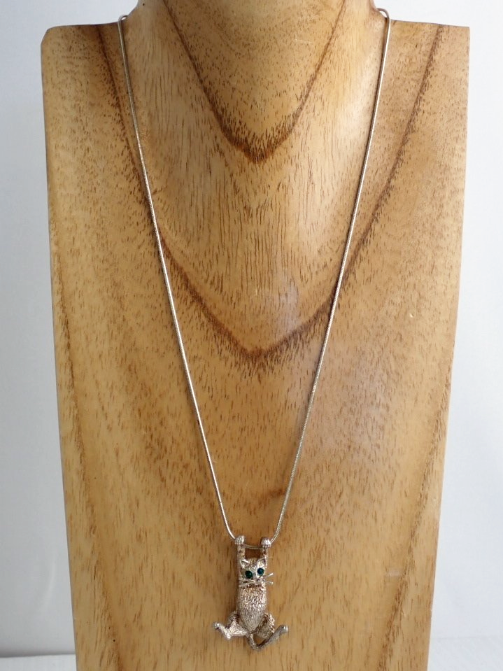 WIN+Online+Shop+Women+In+Need+Community+Cooperative+Resale+Thrift+Store+Jewelry+Gold+Silver+Clothing+Shoes+Home+Interior+Decor+Furniture+Antiques+Vintage+Books+Christmas+Victoria+BC+%2878%29.png