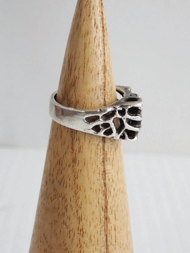 WIN-Online-Shop-Women-In-Need-Community-Cooperative-Resale-Thrift-Store-Jewelry-Gold-Silver-Clothing-Furniture-Antiques-Vintage-Books-Christmas-Victoria-BC-+%2825%29.png