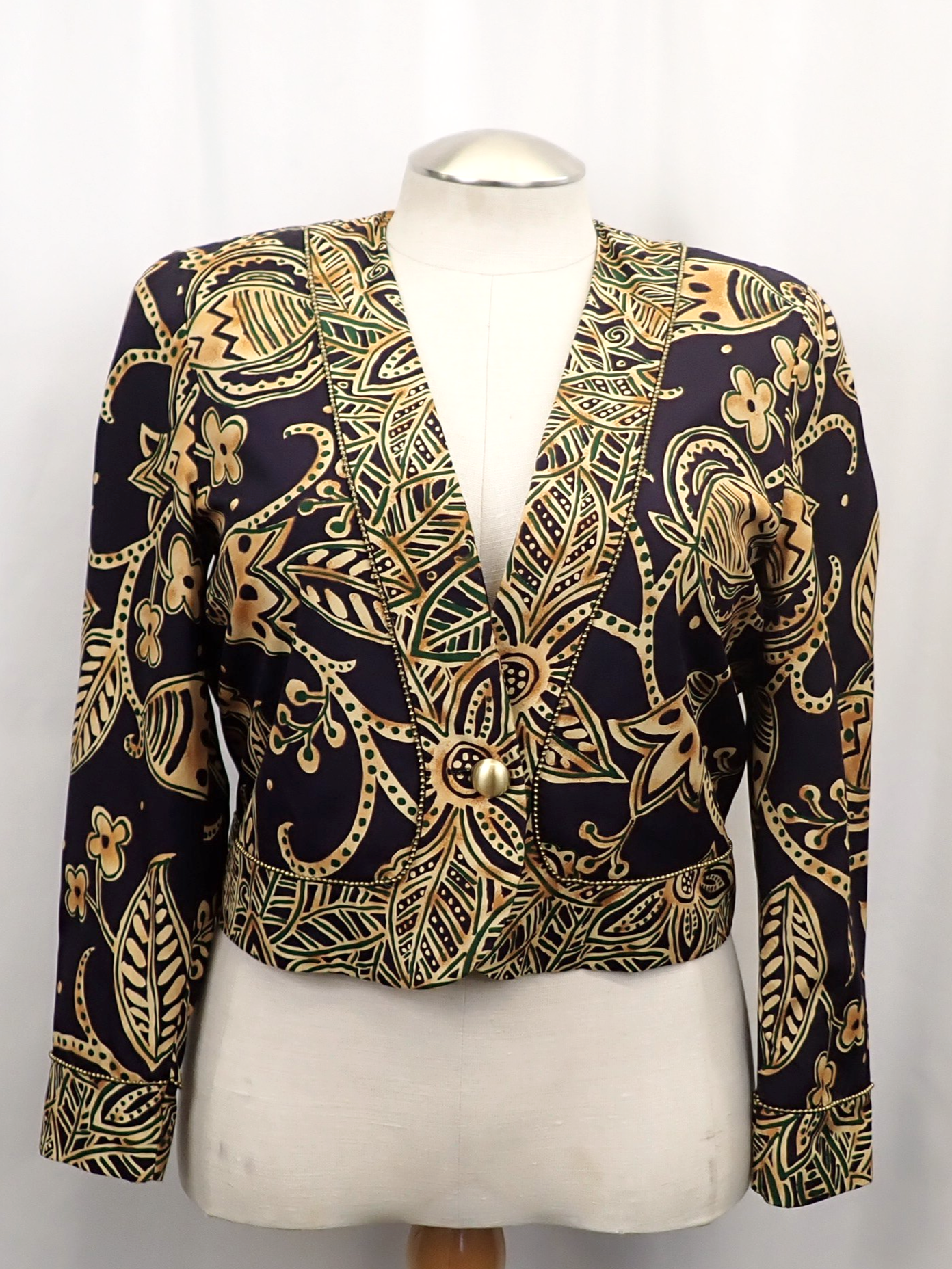 WIN+Online+Shop+Women+In+Need+Community+Cooperative+Resale+Thrift+Store+Jewelry+Gold+Silver+Clothing+Shoes+Home+Interior+Decor+Furniture+Antiques+Vintage+Books+Christmas+Victoria+BC+%2824%29.png